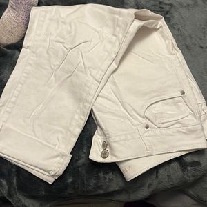 White American Eagle capris